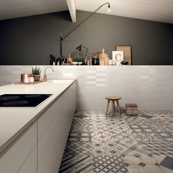 Küchenboden gefliest mit Vintage Fliesen im Retro Design:Marca Corona Terra