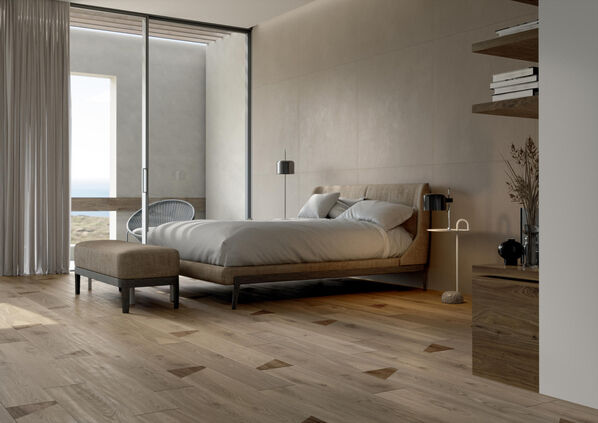 Schlafzimmer mit Fliesenboden in Holzoptik - Marca Corona Elisir Royal.