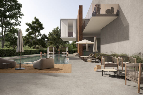 Große moderne Terrasse, die mit der Betonoptikserie Atlas Cocncorde Boost Vision Outdoor gestaltet wurde. 