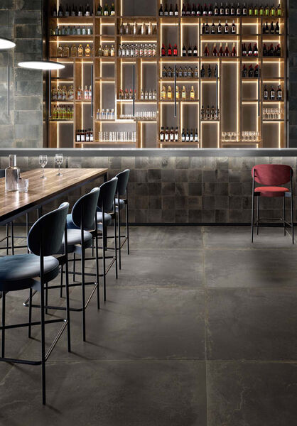 Fliesenwelt in Metalloptik