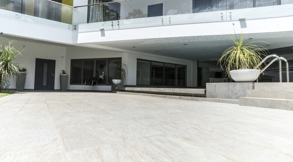 marca-corona-soneline-outdoor-ivory