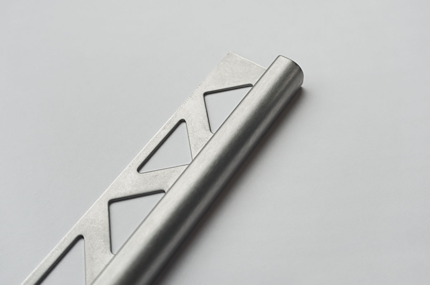 Profischiene Rund-EG Abschlussprofil Rund edelstahl gebürstet FER-SG80