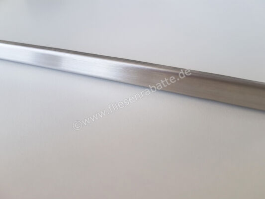 Profischiene Winkel-EG Abschlussprofil L-Profil 2,5 m Schiene Edelstahl edelstahl gebürstet Höhe: 8 mm Länge: 2,5 m FEG80 | 30816